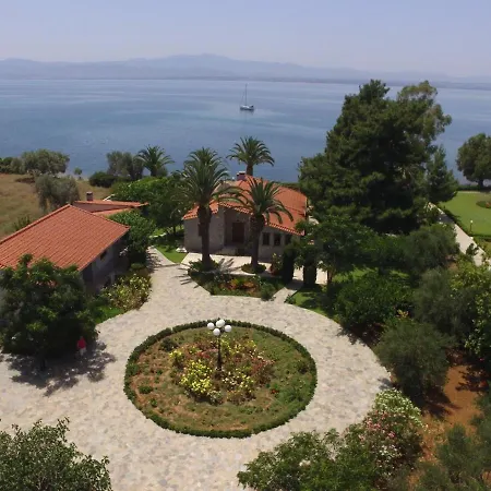 Вилла Seafront Luxury W3-ensuite Br Bbq Эретрия